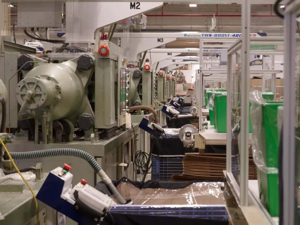 How Automation Reduces Rejection Rates in Injection Molding Plants