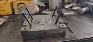 split-side-core-injection-molding-complex-undercuts