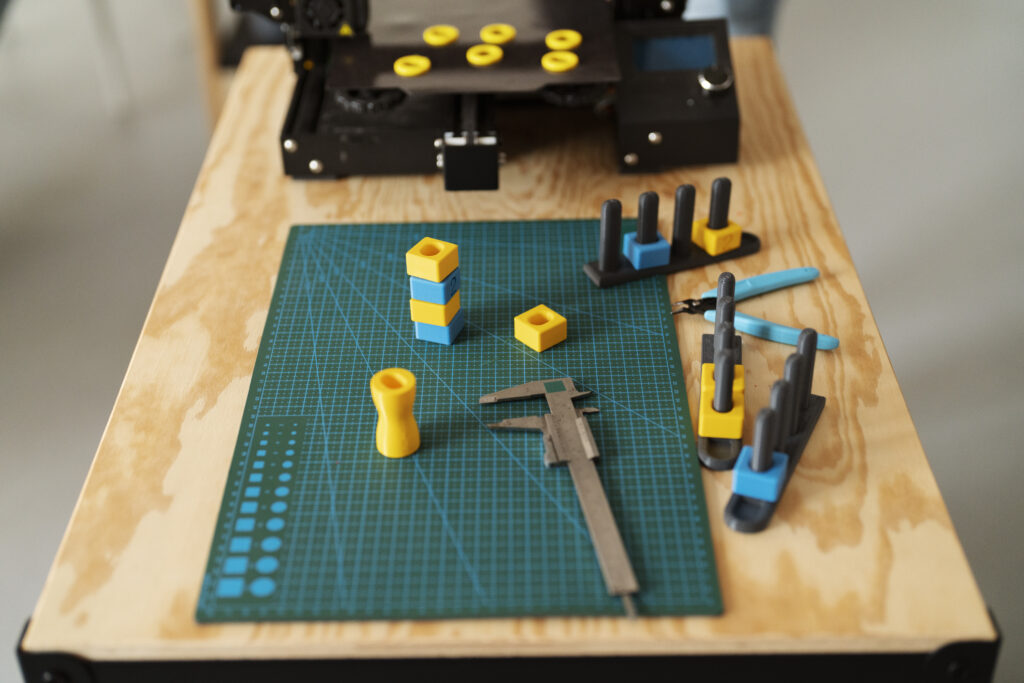 how to determine gate size injection molding​ injection mold gate size calculation​ gate size for injection molding​ injection mold fill gate size​